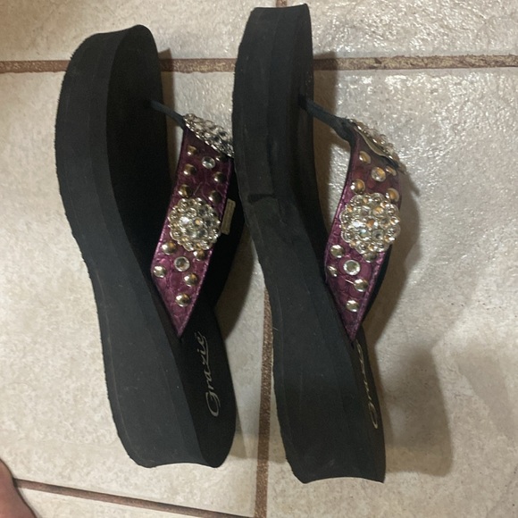 Grazie purple blingy flip flops. Sz 10. - Picture 6 of 7